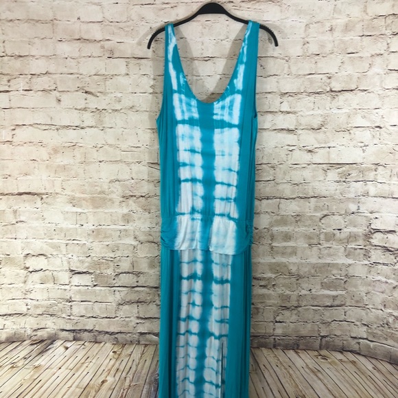 VENUS Dresses & Skirts - Women’s Blue white tie dyes Maxi dress size M